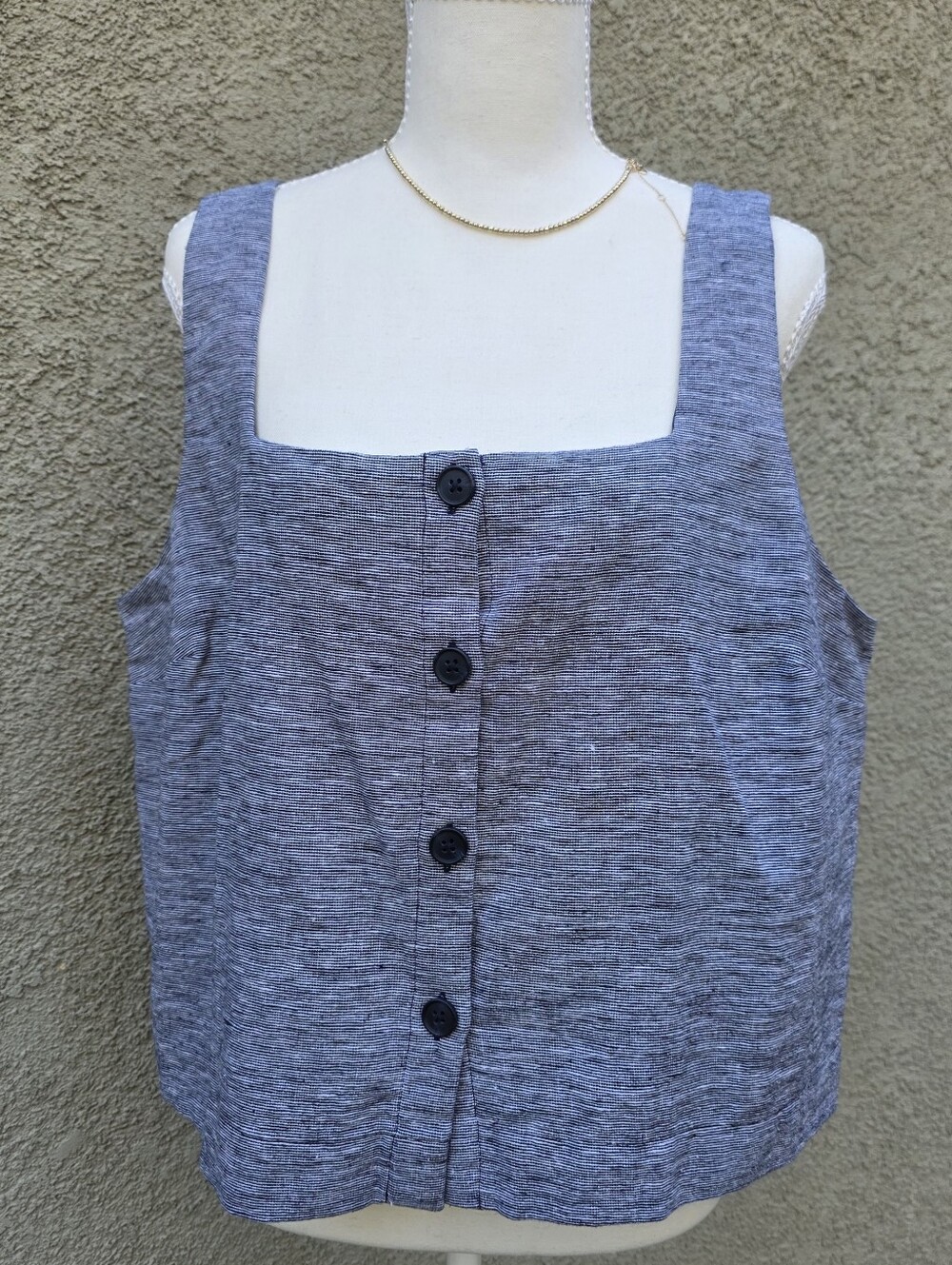 LOFT Blue Textured Button-Front Crop Tank